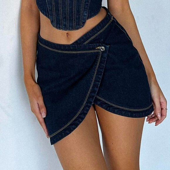 White Fox Boutique Lost in a Dream Denim Mini Skirt Indigo Wash Sz S NWT y2k - Picture 1 of 11
